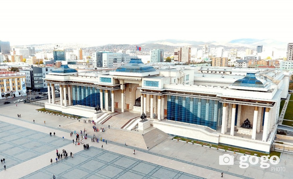 Үндэсний баялгийн сангийн нөхцөл байдал, тулгамдаж буй асуудлыг хэлэлцэж байна