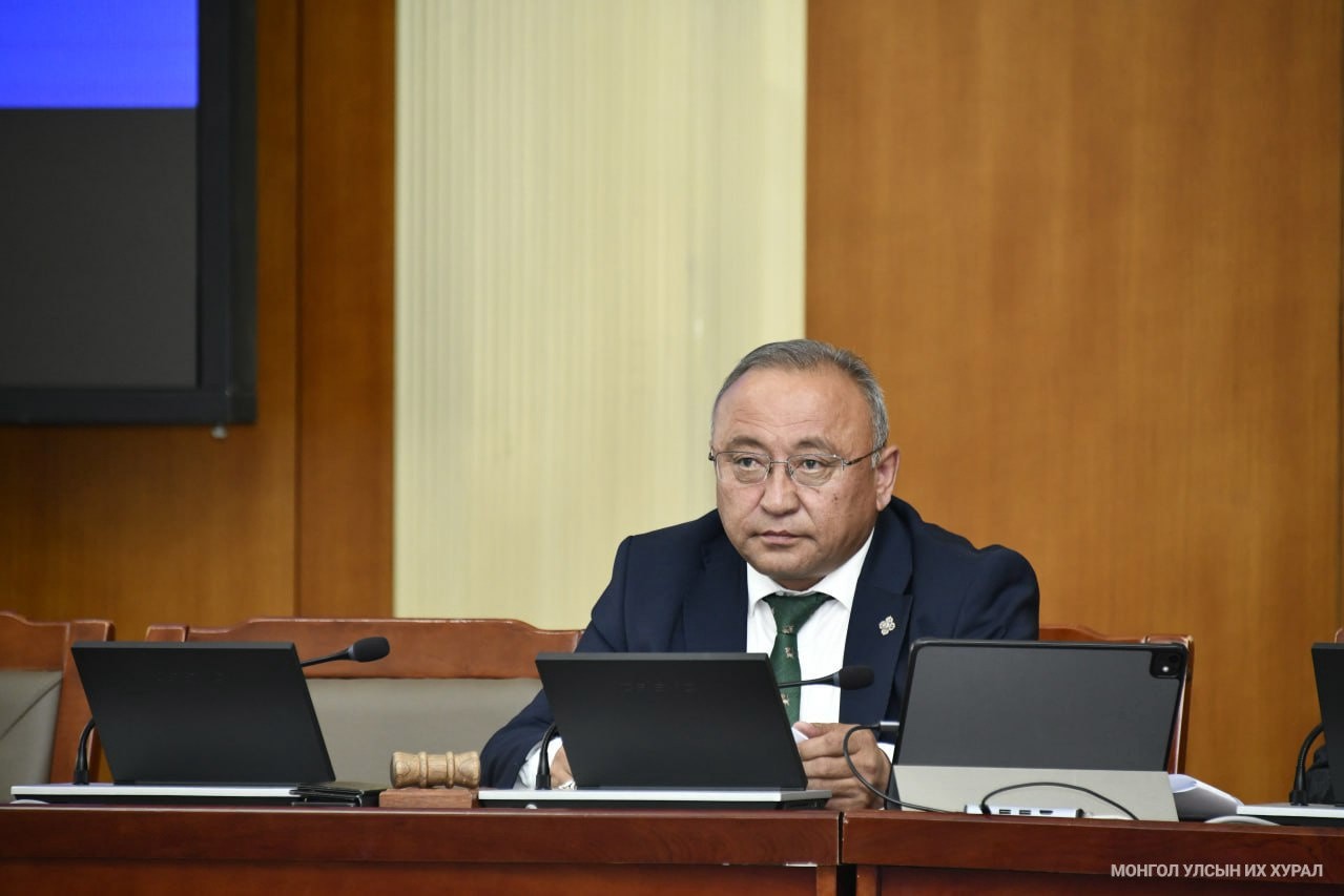 Л.Мөнхбаясгалан: Б.Бейсен гишүүн зүрх нь тасалдсан зорчигчийг аврав