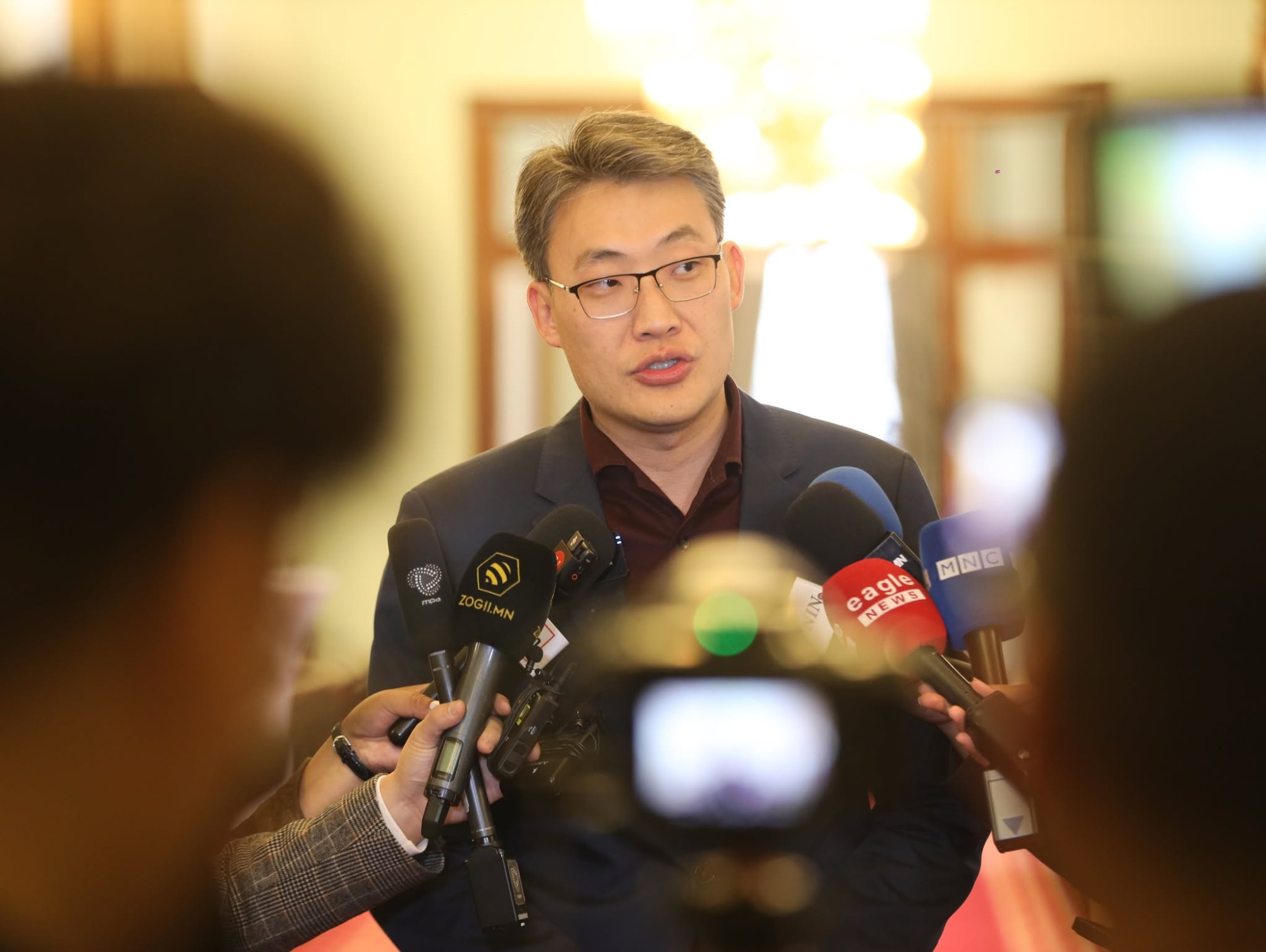 А.Амартүвшин: Эрчүүд "Мартын 8"-аар хайртай хүнээ дагуулж гараад вакцинд хамруулаарай