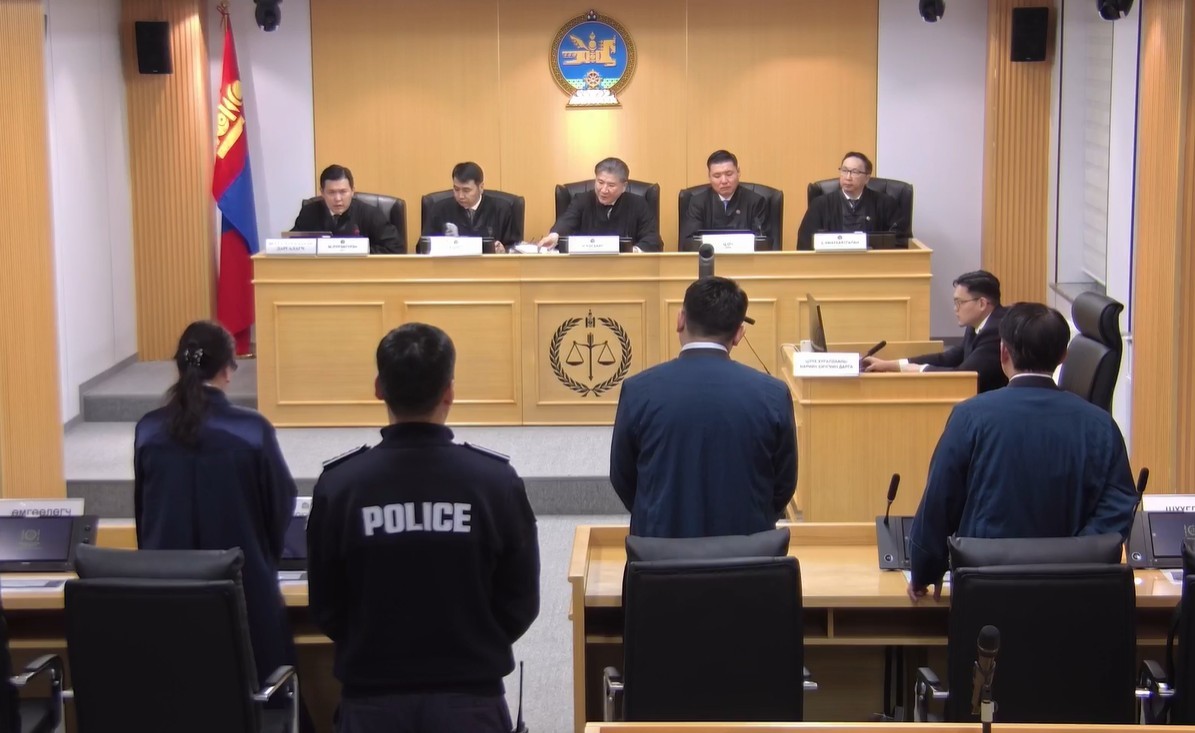 ШҮҮХ ХУРАЛДААНААС: 10 тоннын даацтай гүүрээр 60 тоннын нүүрс ачсан машин гарснаас гүүр нурсан