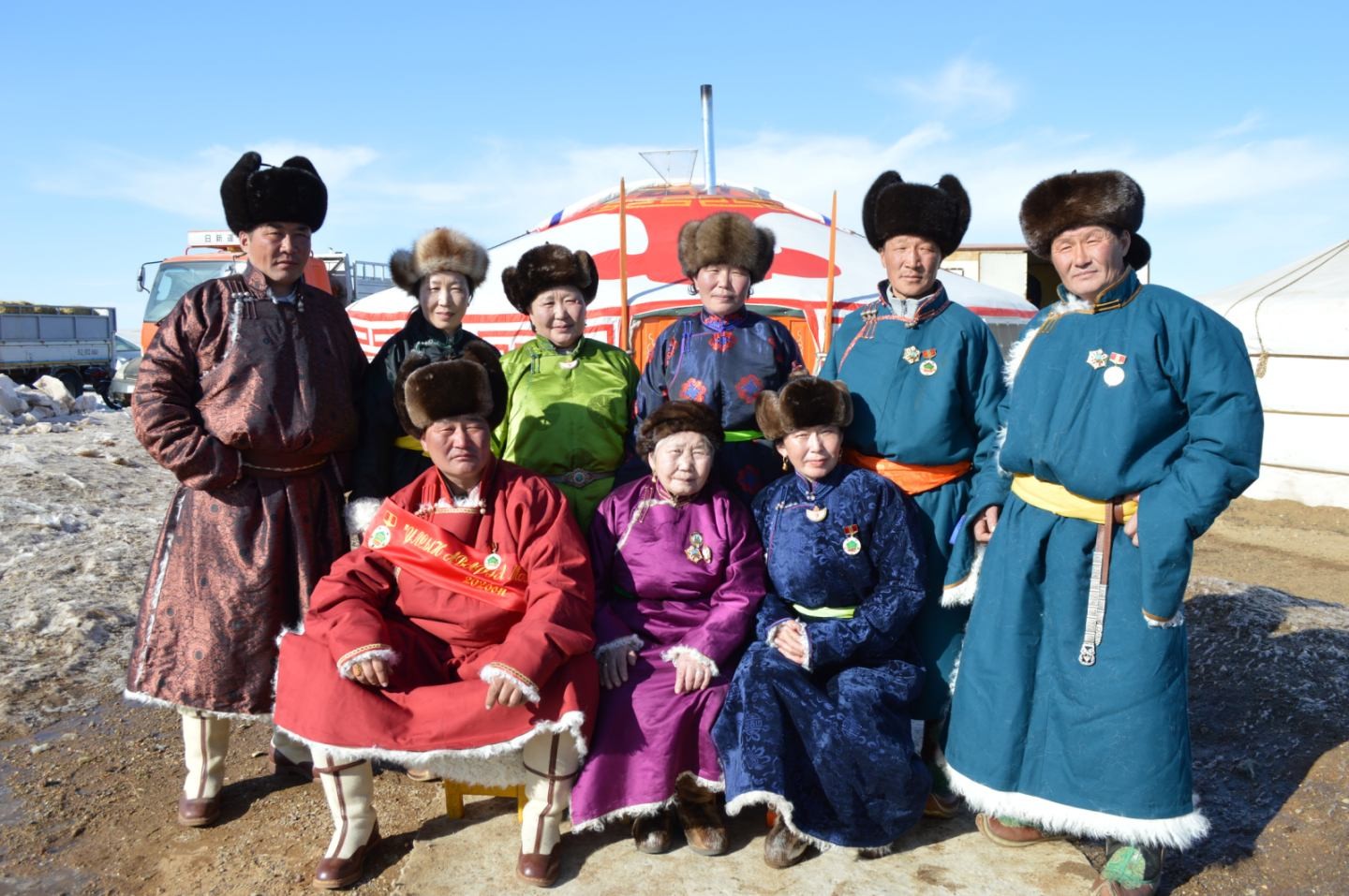 82 настай Д.Төмөр-Уяагийн дөрвөн хүүхэд нь дөрвүүлээ улсын аварга малчин болжээ