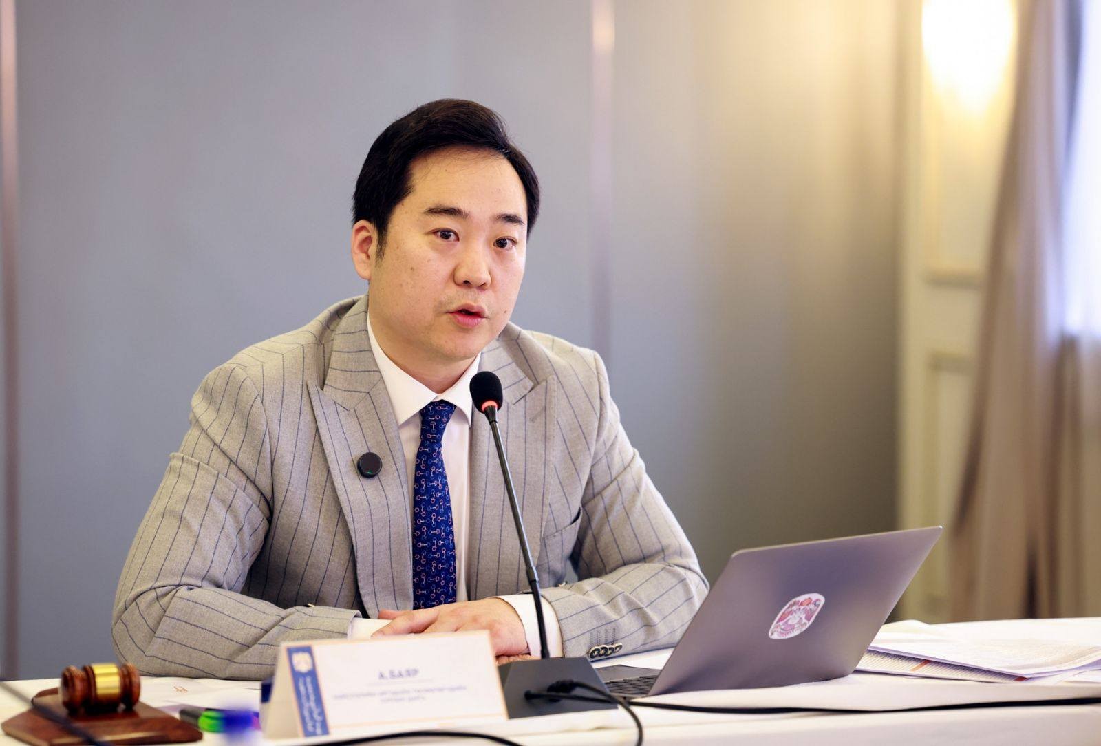 Сар шинийн өдрүүдэд сургууль, цэцэрлэгүүдийн хашааг нээж, зогсоолын хүртээмжийг нэмэгдүүлнэ