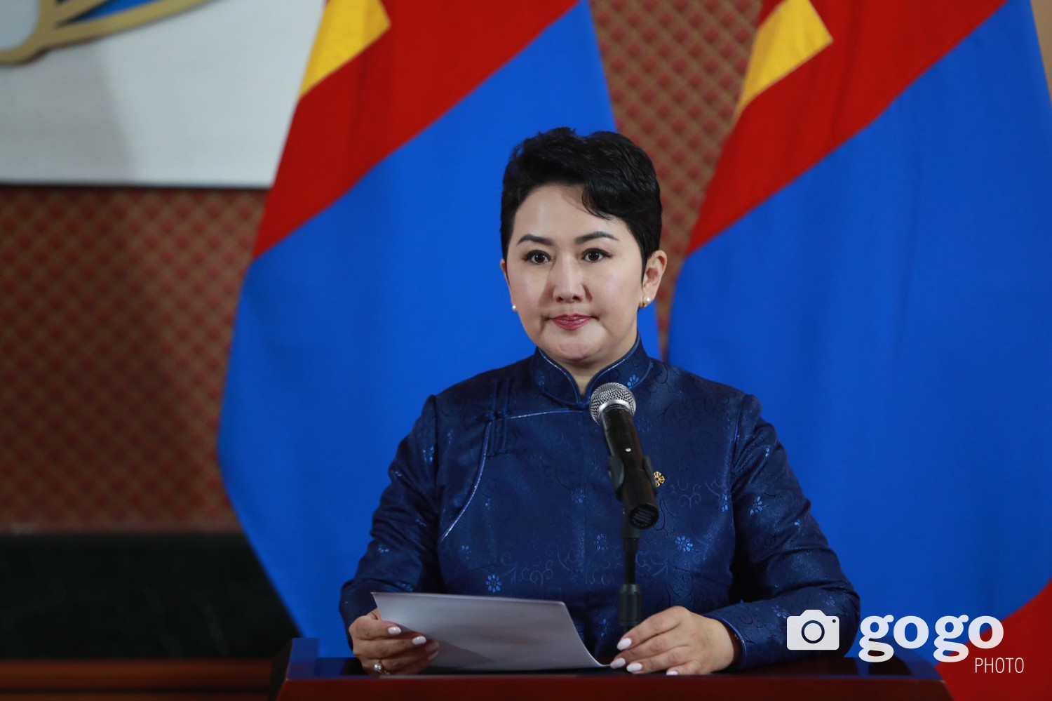 Гадаад харилцааны сайд Б.Батцэцэг нарын дөрвөн дипломатчид дипломат албаны дээд цол олголоо