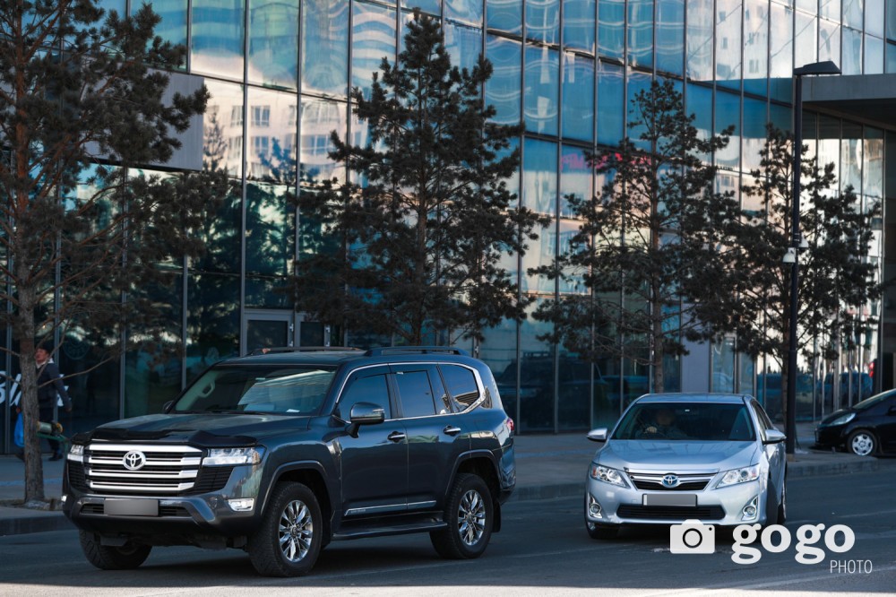 ҮСХ: Суудлын автомашины импорт өмнөх оныхоос 9900 ширхгээр буурчээ