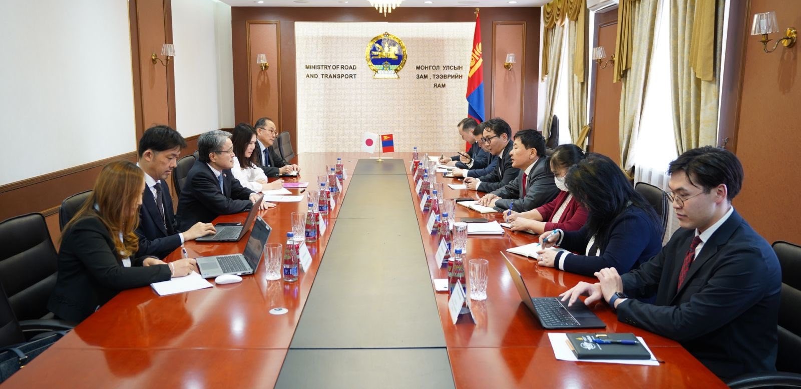 "Чингис Хаан" нисэх буудлын өргөтгөл, хүчин чадлыг нэмэгдүүлэх бэлтгэл ажлын талаар хэлэлцлээ