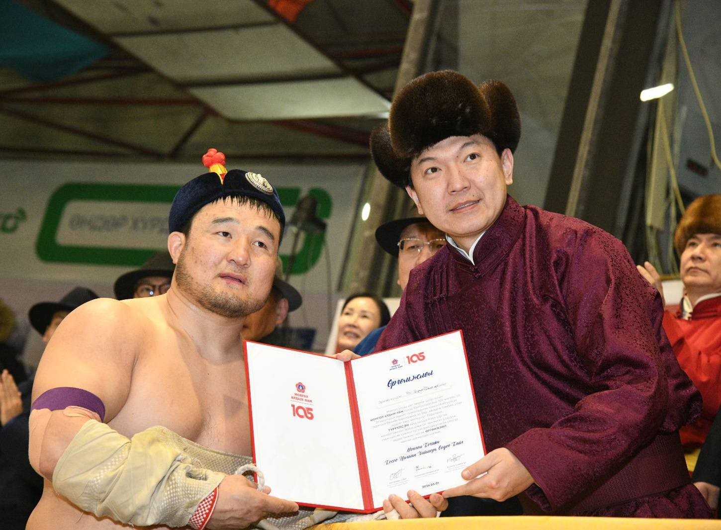 Эх орончдын өдөрт зориулсан барилдаанд улсын харцага Б.Зоригтбаатар түрүүллээ