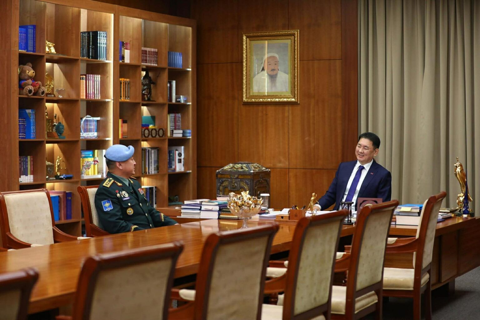 НҮБ-ын Цэргийн хүчний командлагчаар ажилласан анхны монгол генералыг хүлээн авч уулзжээ