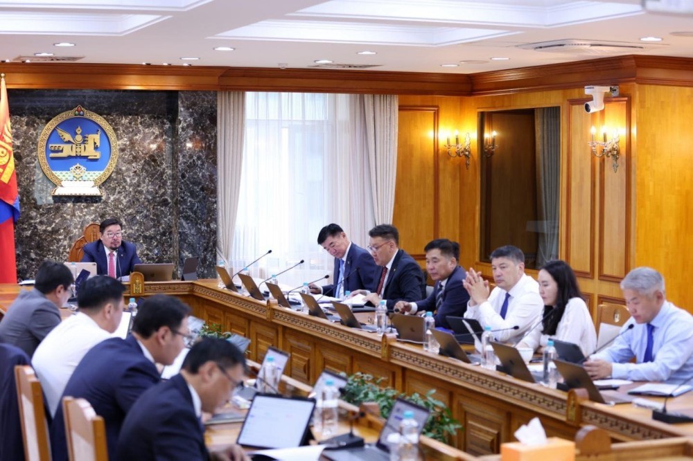 Нийгмийн сүлжээнд хүүхдийн оролцоог зохицуулах тухай хуулийн төсөл боловсруулах асуудлыг хэлэлцэж байна