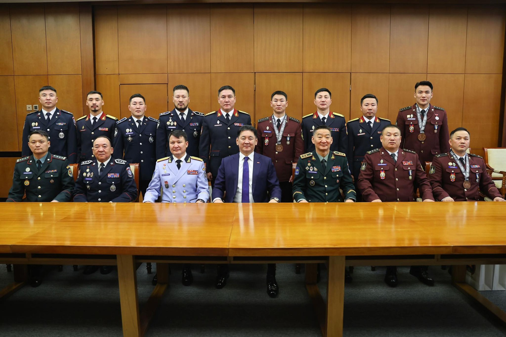 Ерөнхийлөгч “SWAT CHALLENGE” тэмцээнд амжилттай оролцсон тамирчдад талархал илэрхийллээ