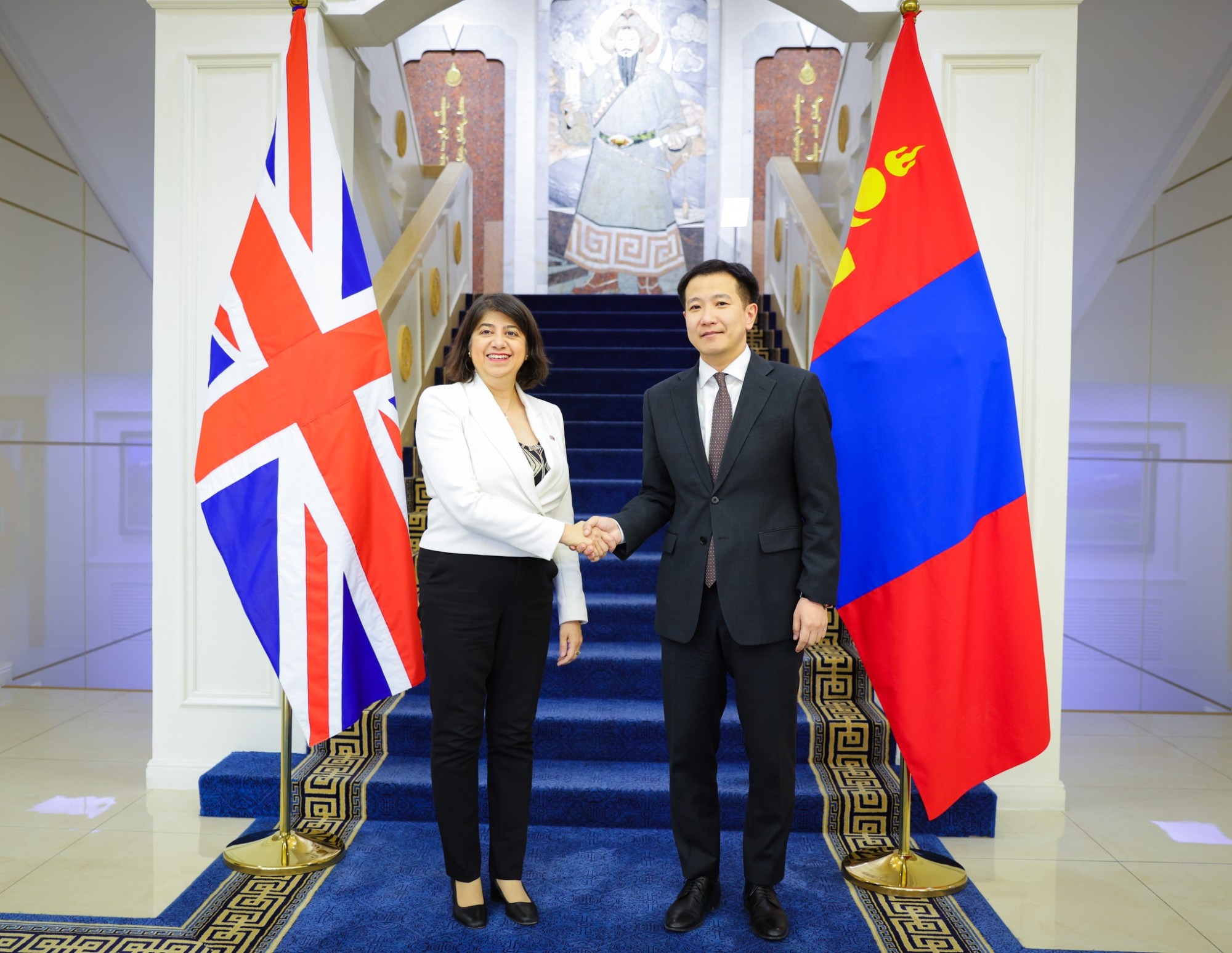 Монгол, Британийн харилцааг Иж бүрэн түншлэлийн түвшинд хүргэхээр хэлэлцжээ