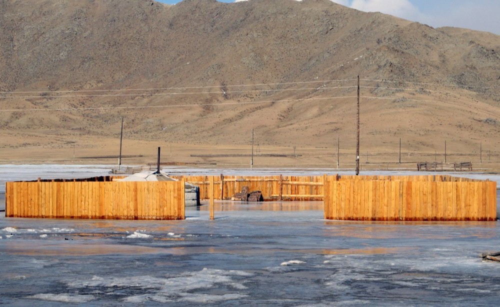 Зургаан сум шар усны үерт өртөх маш их эрсдэлтэй гэж гарчээ