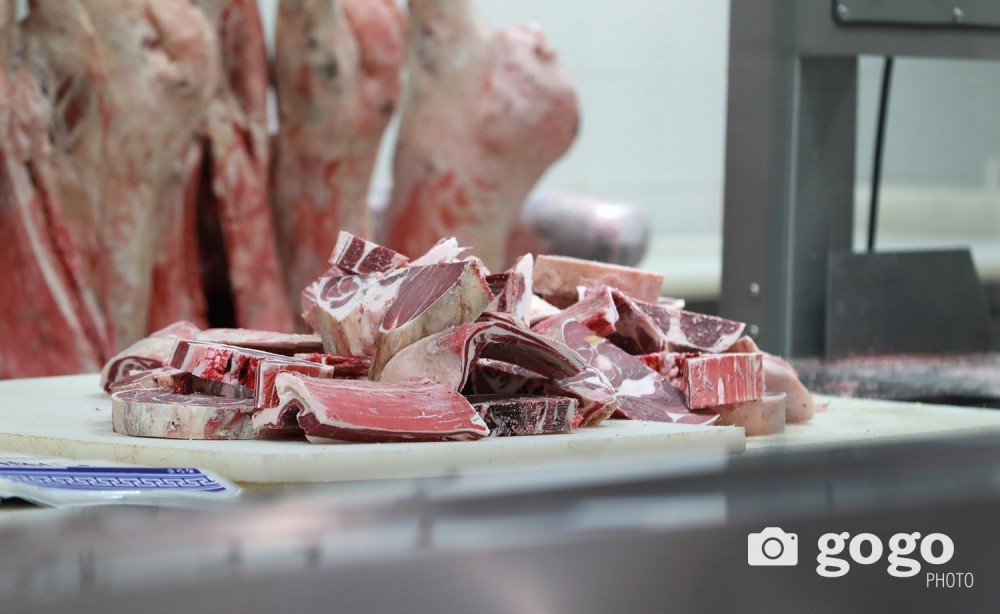 Халал аргаар бэлтгэж, агаараар тээвэрлэсэн монгол хонины мах Кувейтэд 48 цагт борлогдож дуусжээ