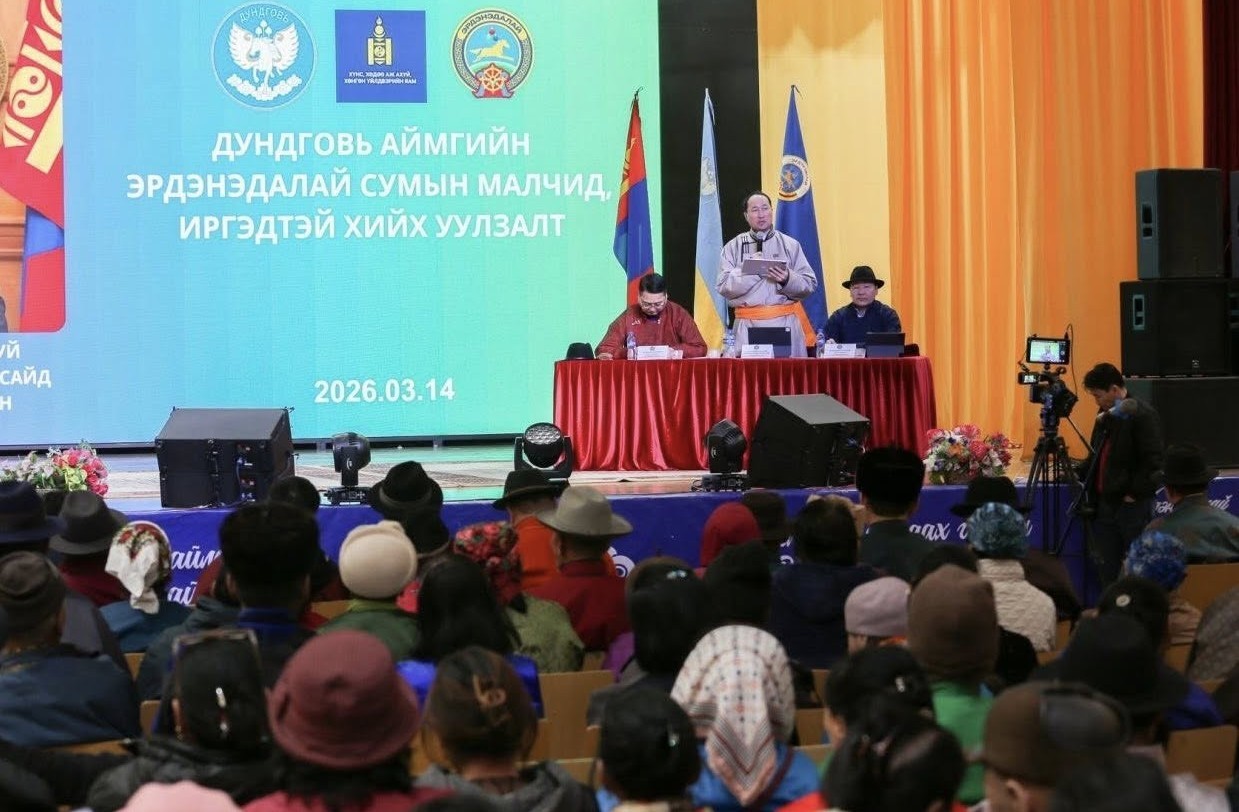 Эрдэнэдалай суманд трактор түрээс, мал үржлийн үйлчилгээ эхлүүлж, тэжээлийн үйлдвэр барина