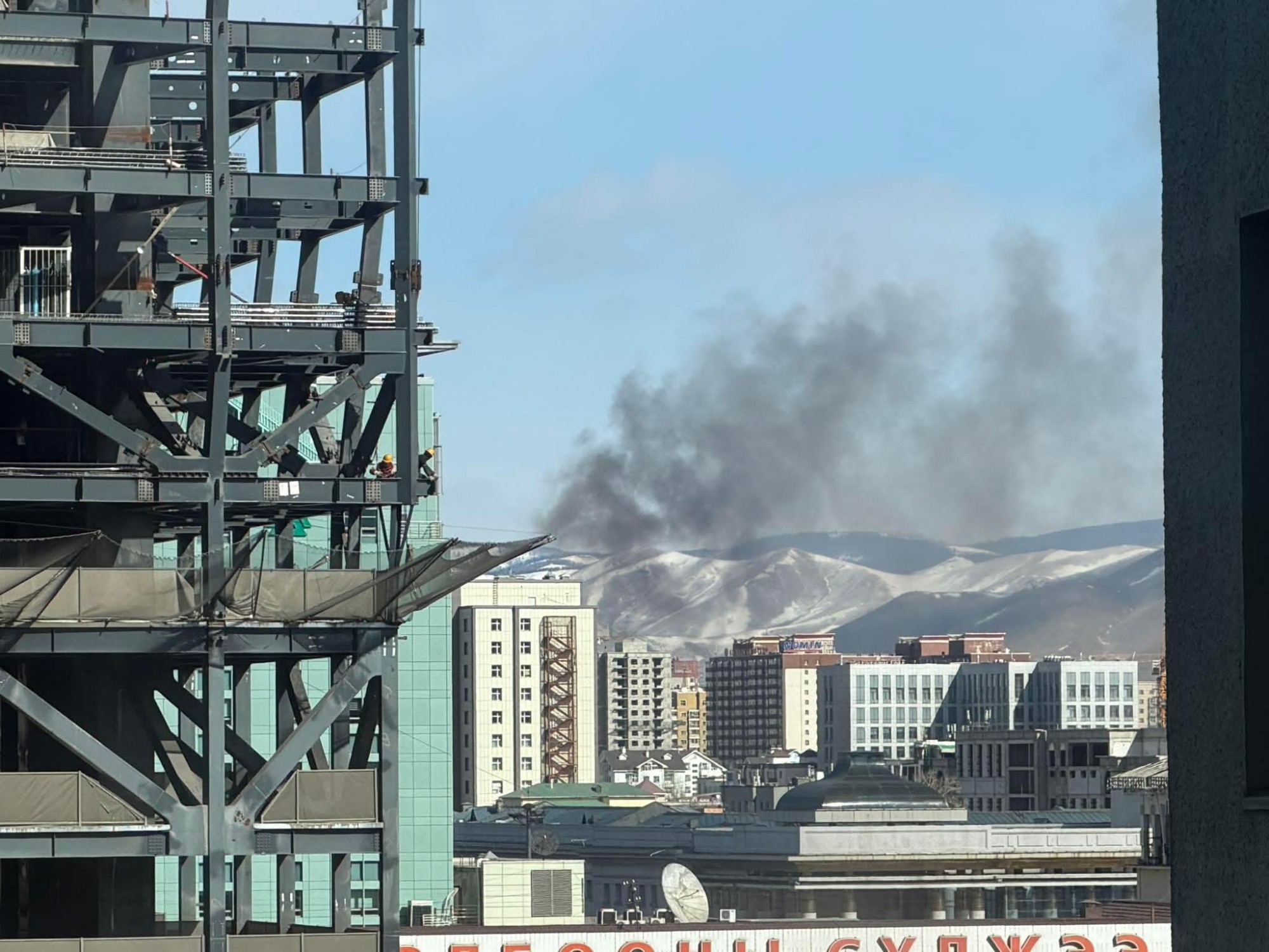 100 айл орчимд гарсан галыг бүрэн унтраахаар ажиллаж байна гэв