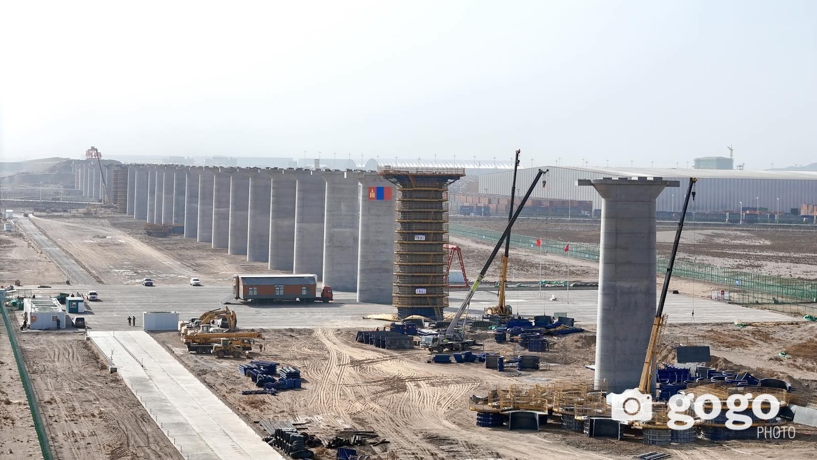 ТОМИЛОЛТ: Хил дамнасан төмөр замын бүтээн байгуулалтын 70-80 хувийг энэ онд гүйцэтгэнэ