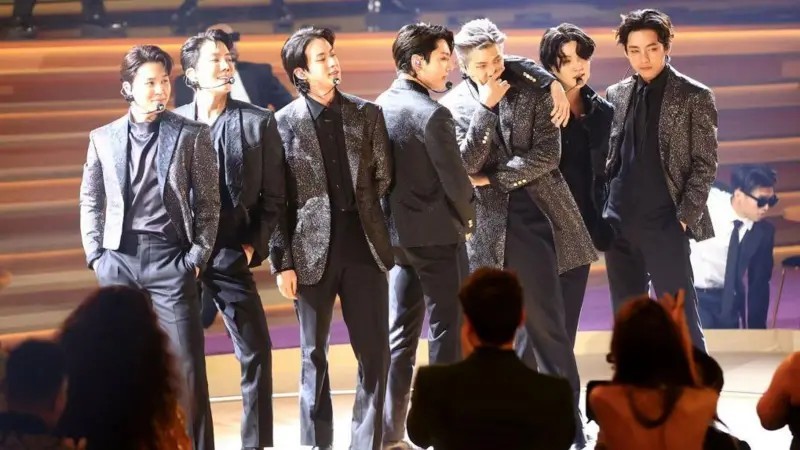 Өнөө орой болох BTS-ийн тоглолтыг Netflix шууд дамжуулна