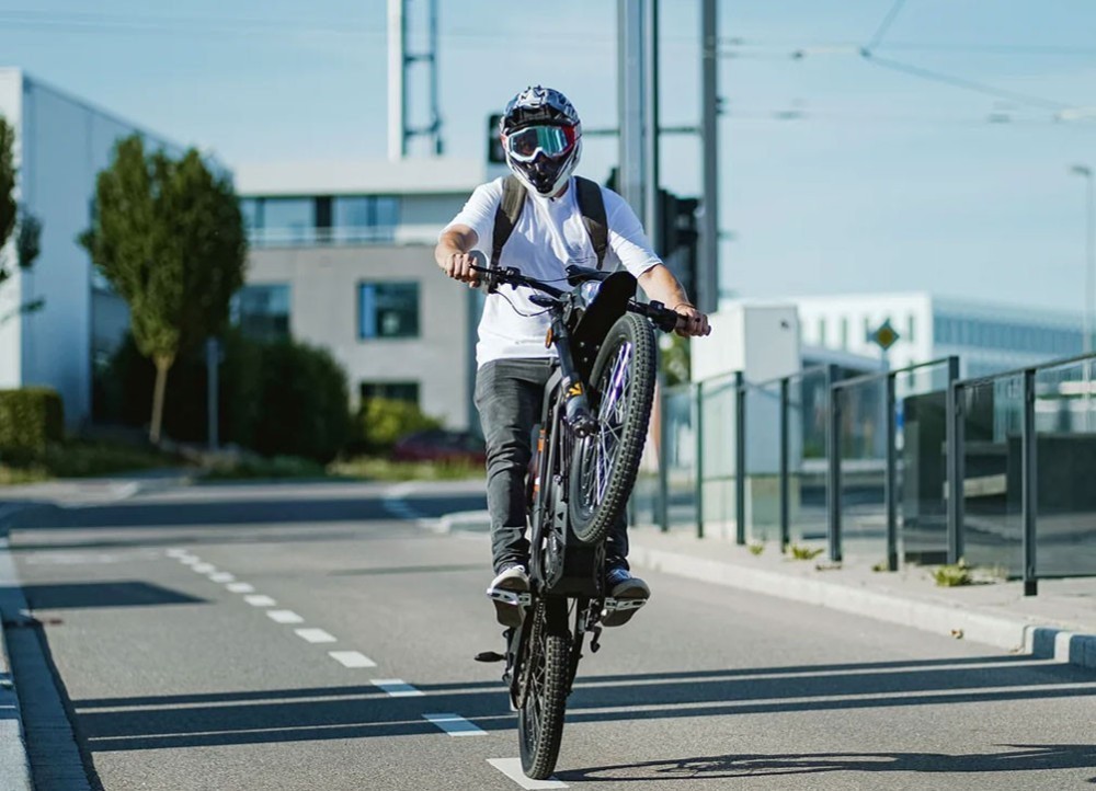 Өдөрт дунджаар 4500-12900 хэрэглэгч суррон, мопед, скүтер түрээсээр авч байна