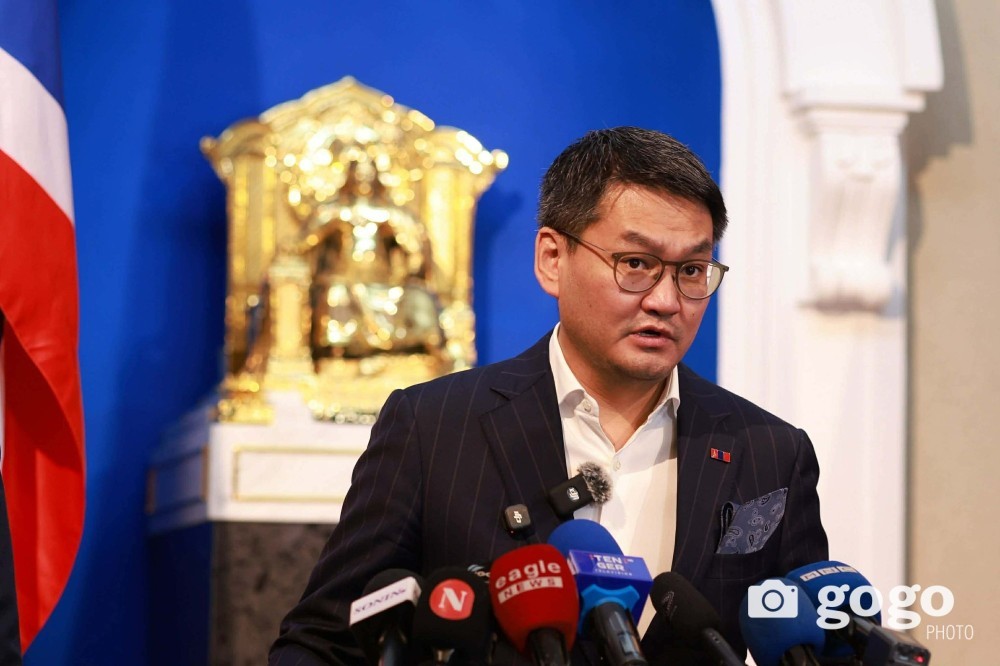 "МАН даргаа өчих мэхээр хоолойг нь боож ухаан алдуулж, ямбийтал зоддог"