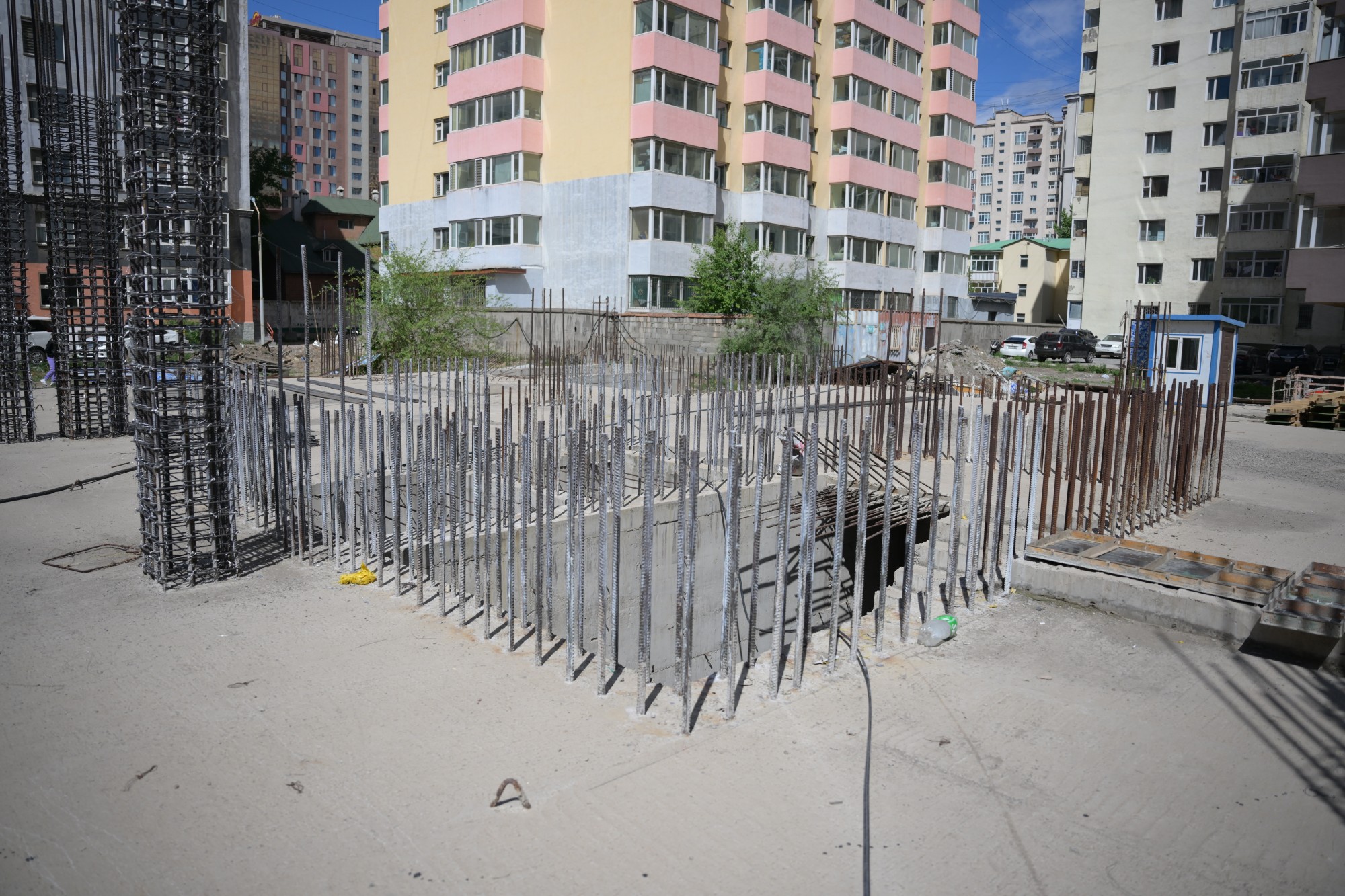 Газрын маргаантай барилгын ажлыг зогсоолоо