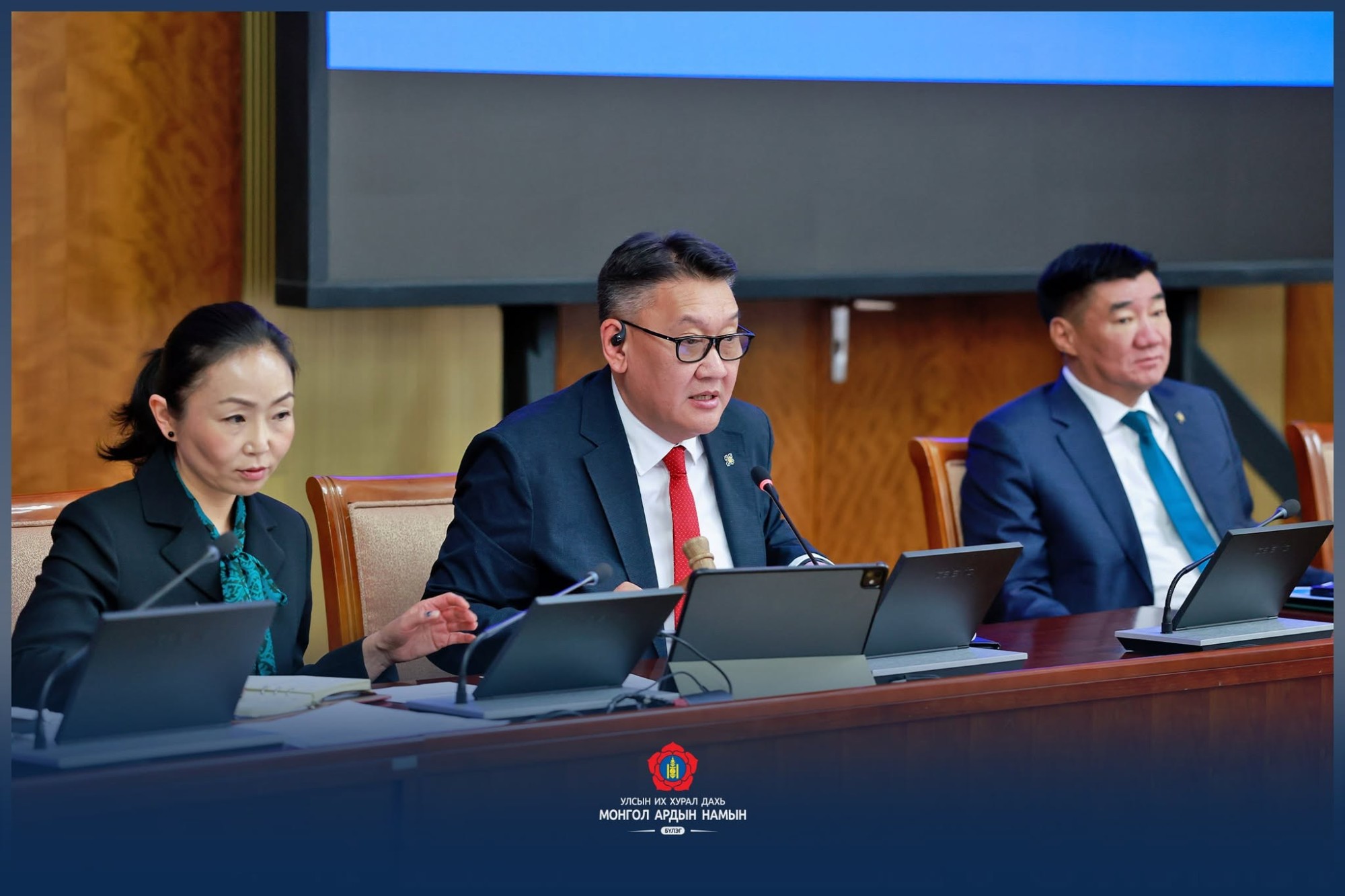 Эмнэлгийн тусламж, үйлчилгээний тухай хуулийн шинэчилсэн найруулгын төслийг хэлэлцэхийг дэмжлээ