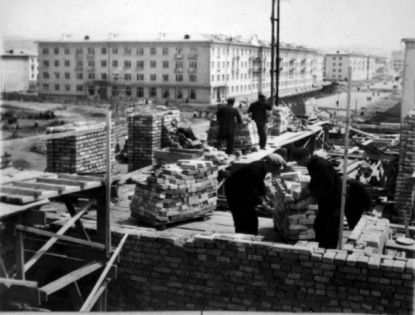 The construction of Ulaanbaatar - Unknown Photographer