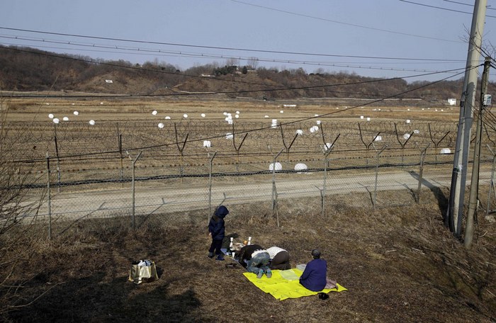 Хойд Солонгосын дүрвэгсэд хил дээр