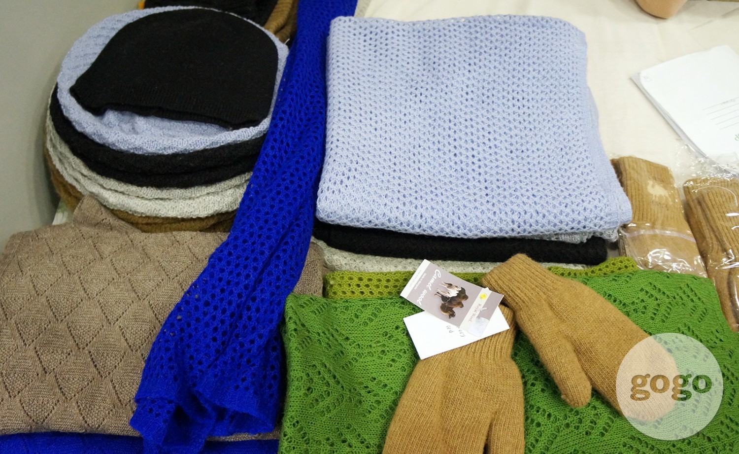 Wool scarf (MNT 18.000)