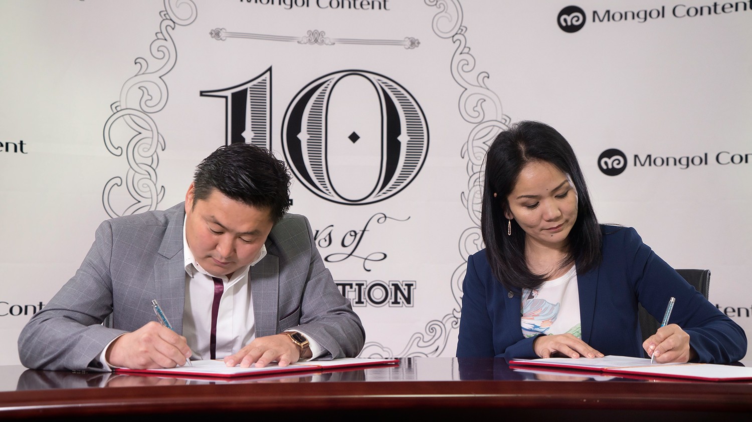 Cooperation agreement signed by Singer G.Chinbolor and CEO of Mongol Content LLC G.Gantuya 