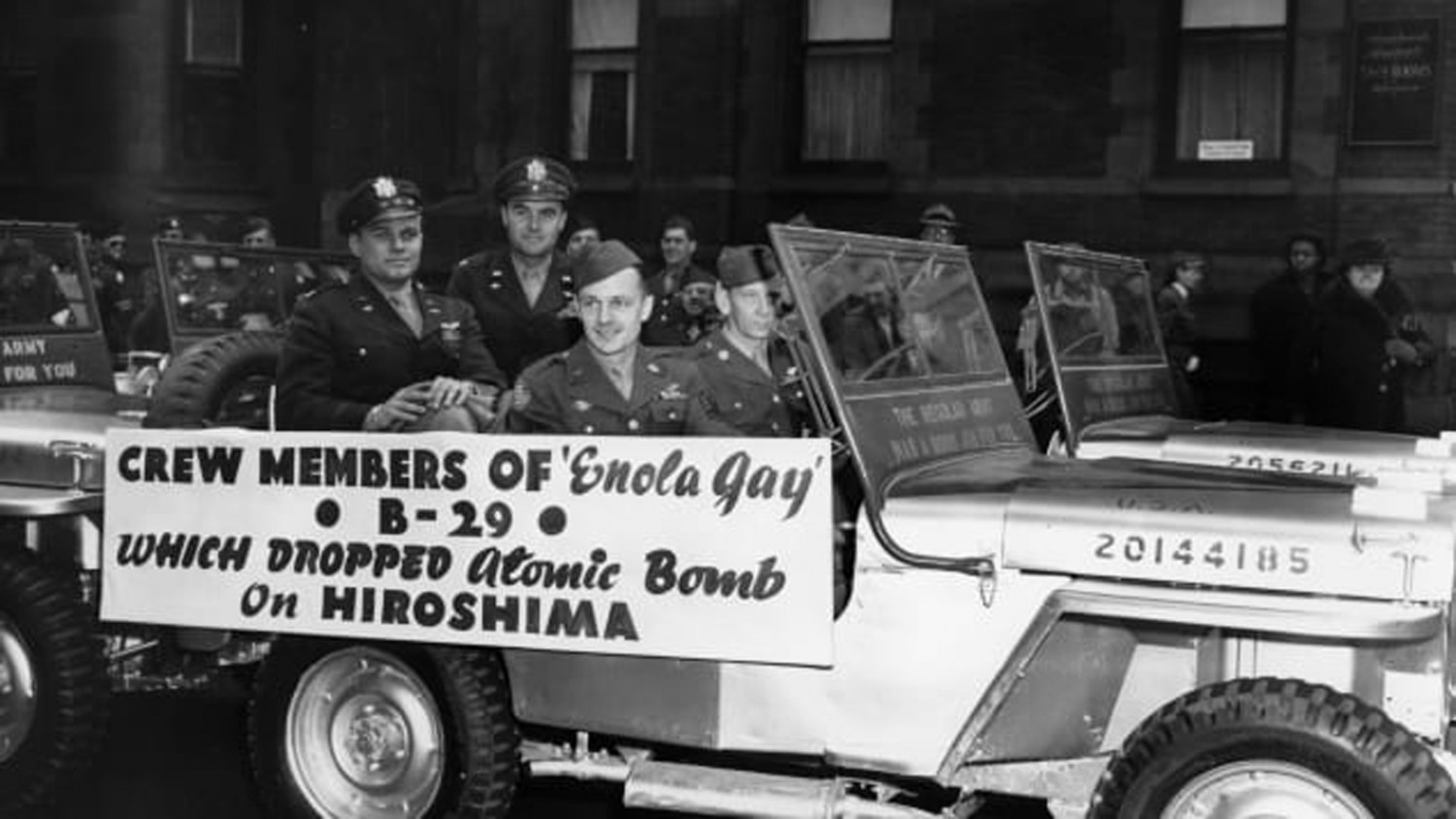"Enola Gay" онгоцын багийнхан