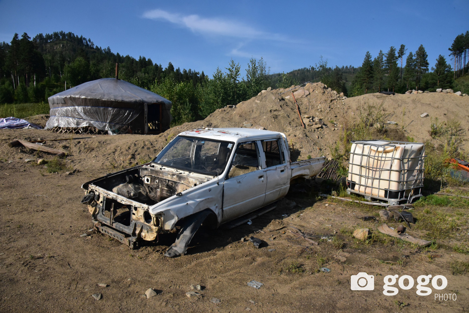 Зарим бичил уурхай эрхлэгчид нь гэр бүлтэйгээ амьдардаг