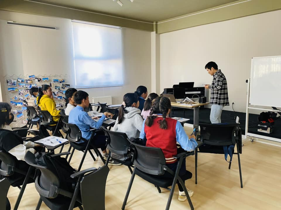 Дундговь аймгийн "Ид шидийн орон"-д 242 хүүхэд сурч байна