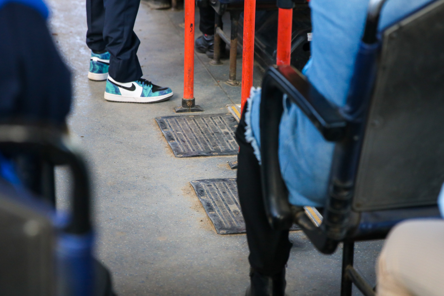 Иргэний гомдол: "Автобусны жолооч хоёр удаа шалтгаангүй тоормосоллоо"