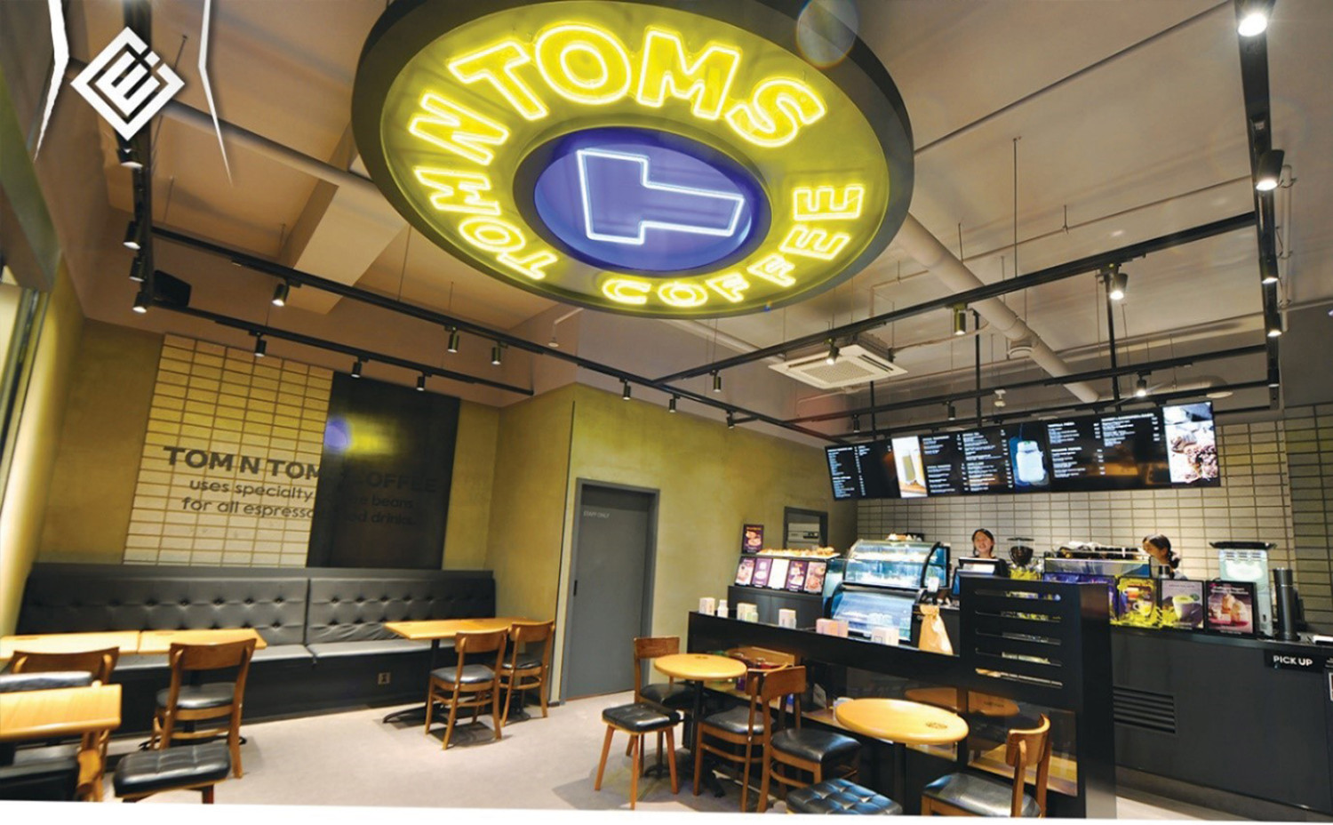 ҮЙЛЧИЛГЭЭ БОЛОН ОФФИСЫГ НЭГ ДОР ЦОГЦЛООСОН “EIT TOWER” –Т ТУХЛАН “TOM N TOMS BLACK” САЛБАРААР ҮЙЛЧЛҮҮЛЭЭРЭЙ.