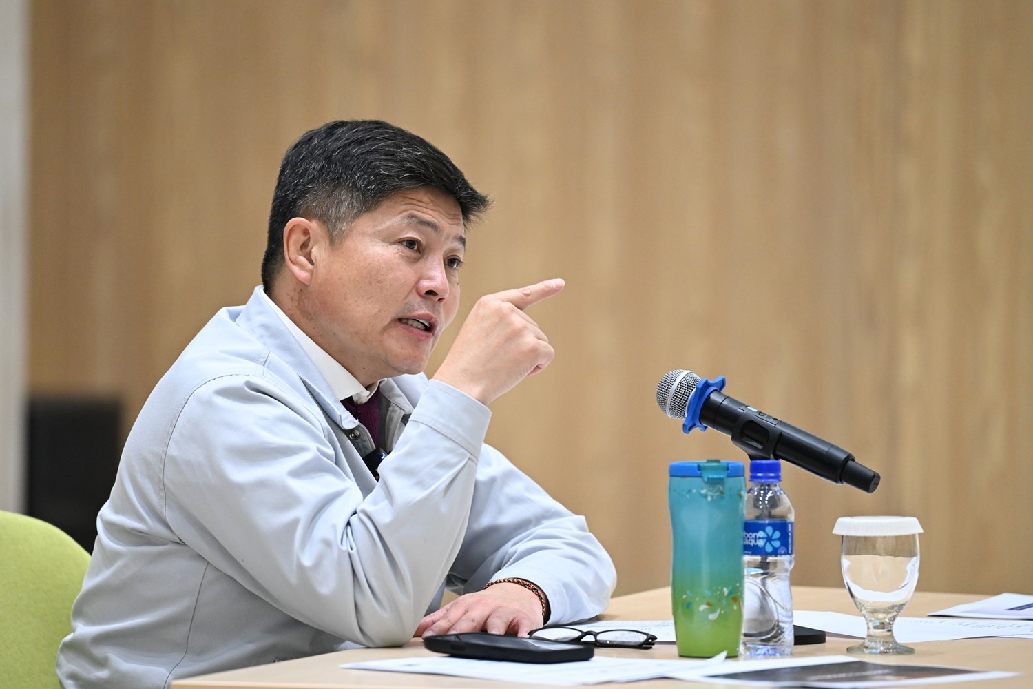 Х.Нямбаатар: Э.Бат-Амгалан хэрэлдэх мөрөөрөө надтай л хэрэлд