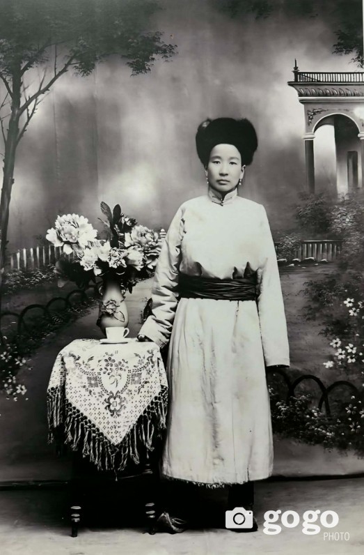 М.Бат-Очирын гэргий М.Дашням