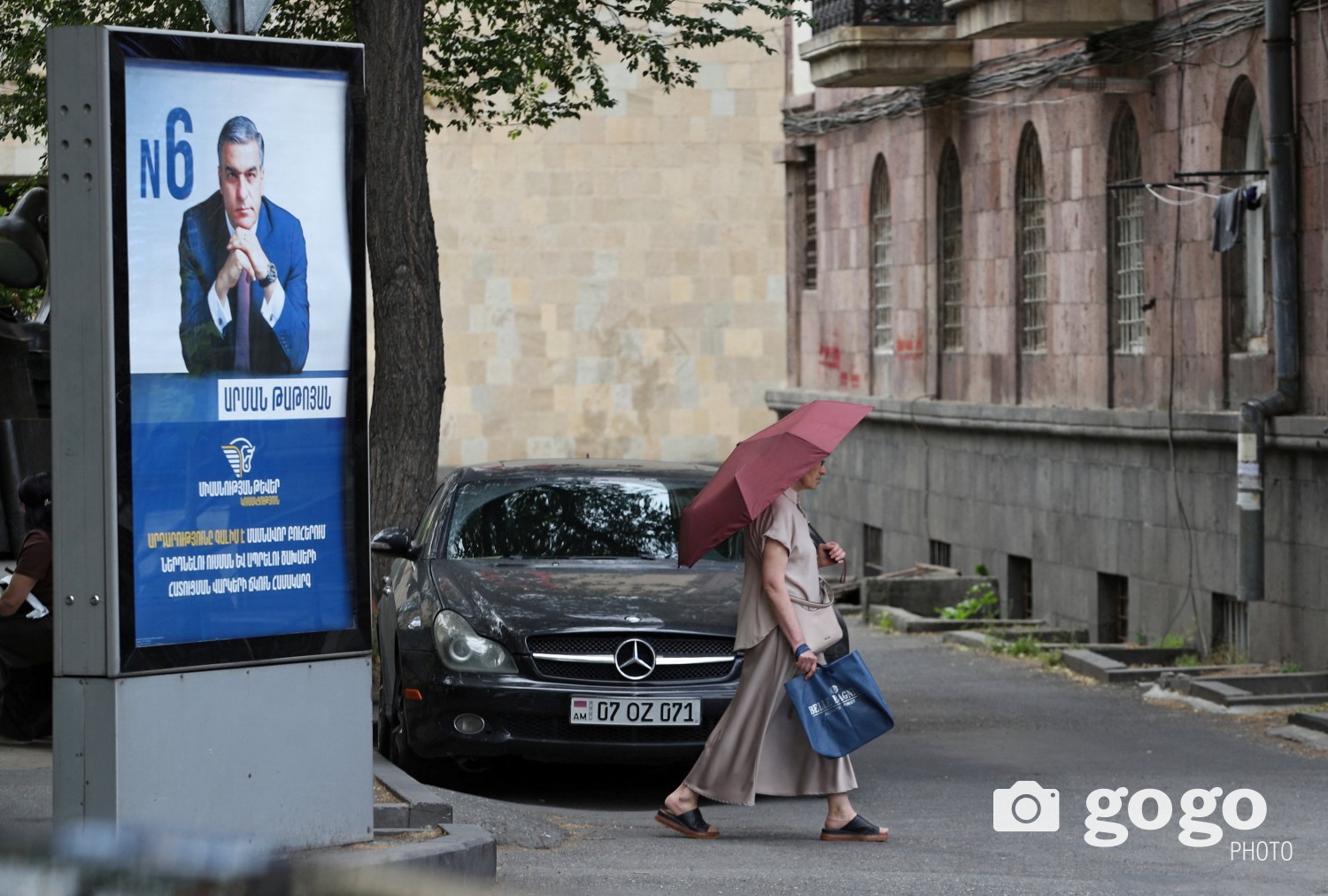 Никол Пашиняны гол өрсөлдөгч нь оросын талыг баримтлагч, тэрбумтан Самвэл Карапэтян