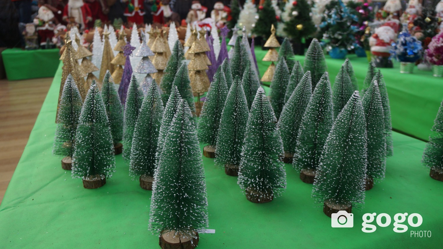Prices for new mini desk top artificial Christmas tree is ranging between MNT 5600-59.000