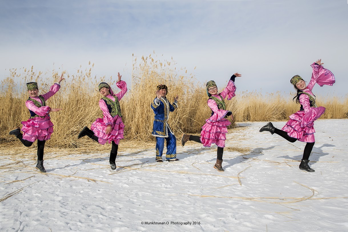Kazakh dancers 