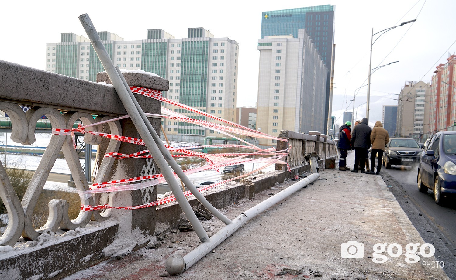 Drunk driver hits lighting poles and destroys bridge railing