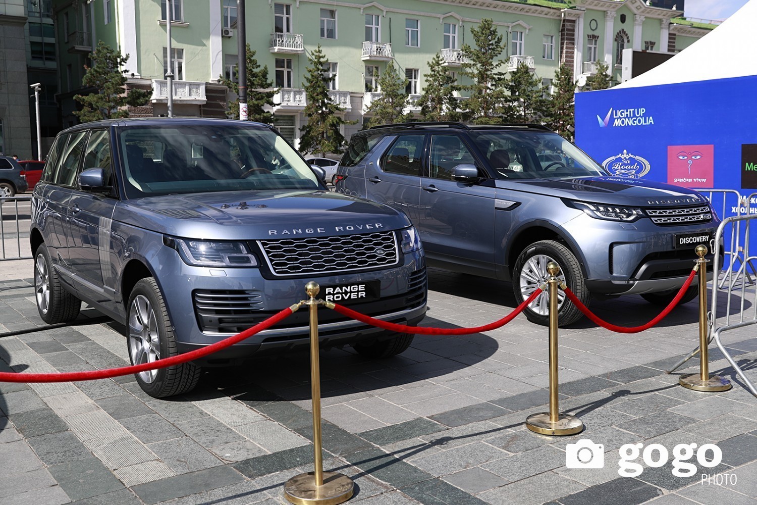 ФОТО: Ховор болон орчин үеийн автомашины үзэсгэлэнгээс