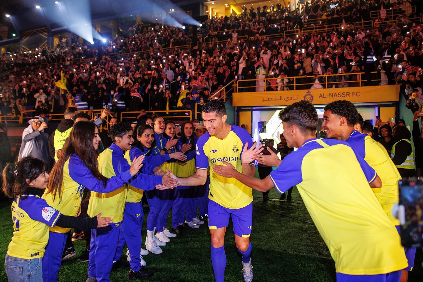 Криштиану Роналдуг Al Nassr клубийнхэн халуун дотноор угтжээ