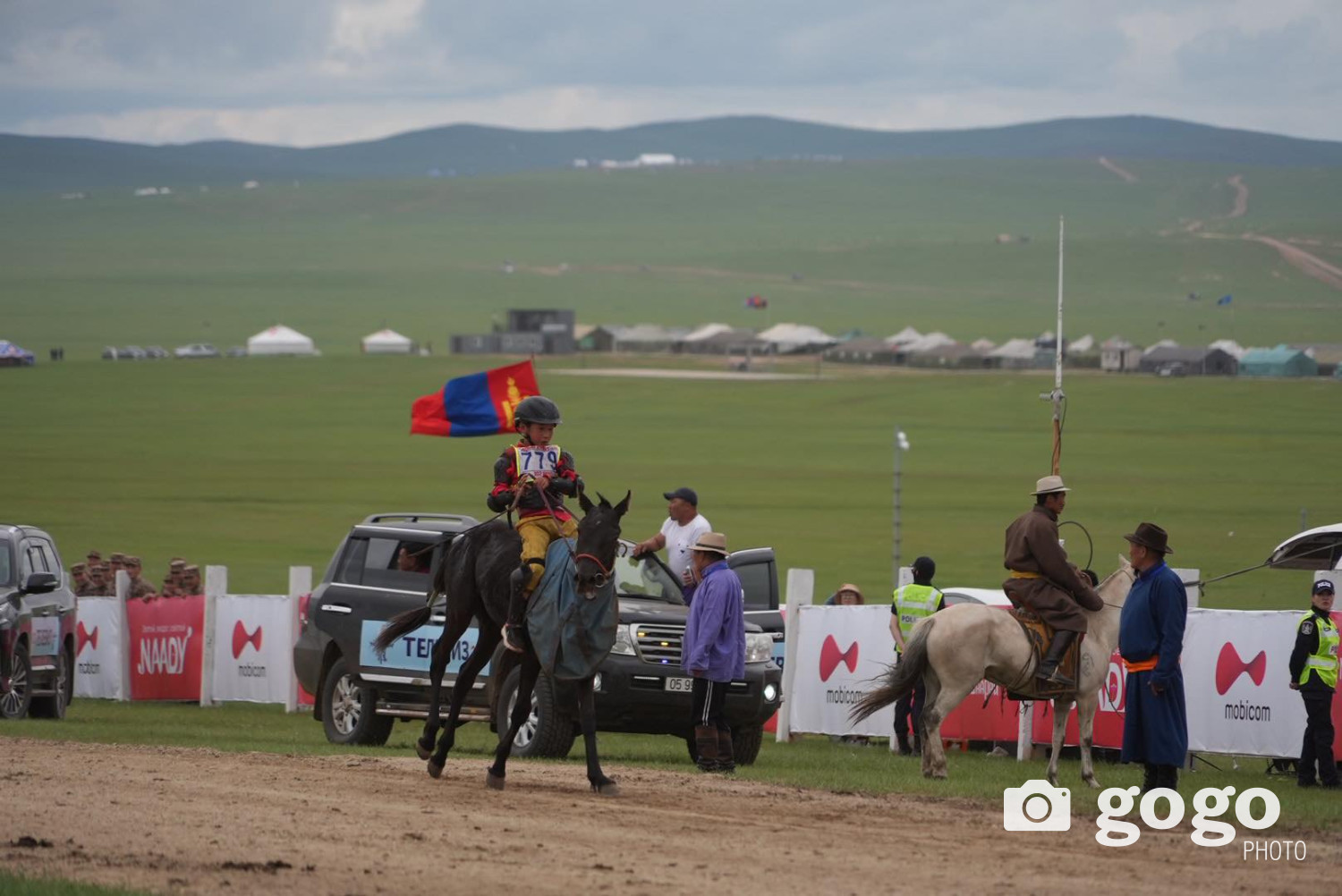 ФОТО: Хурдан дааганууд барианд орлоо