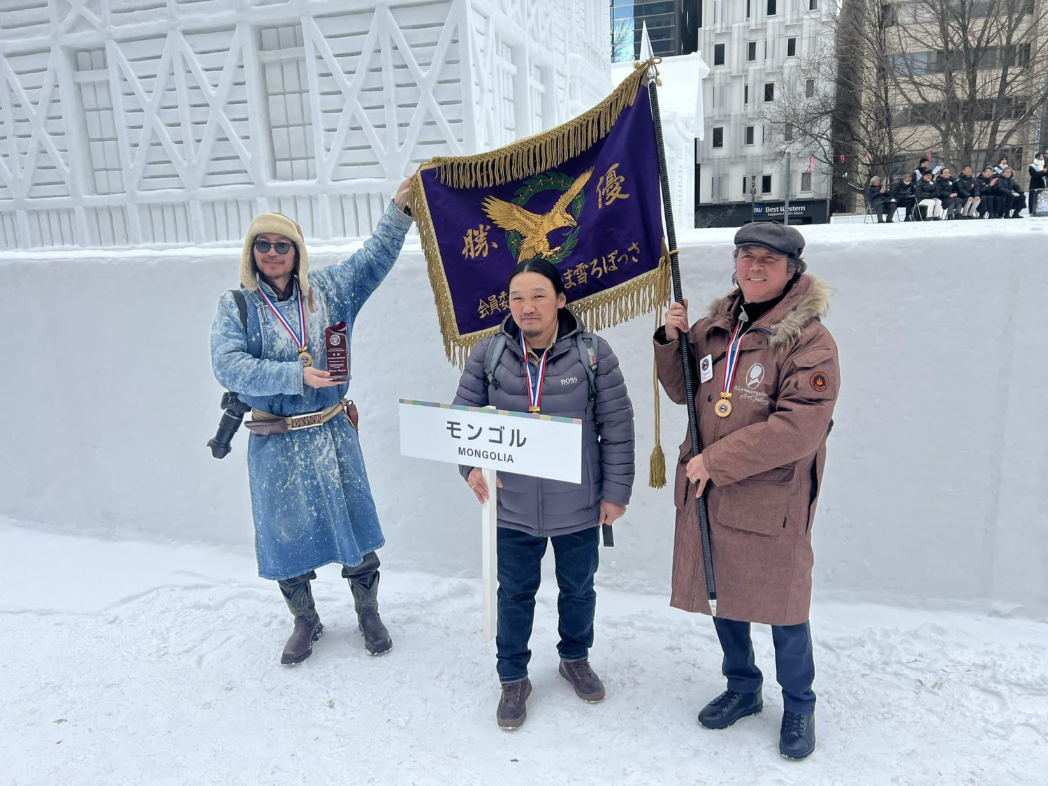 ОУ-ын цасан баримлын уралдаанд Монголын баг ТЭРГҮҮН байр хүртжээ