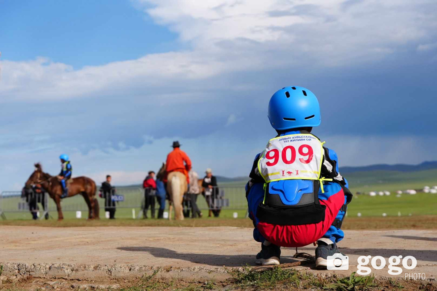 ФОТО: 192 азарга бүртгүүлснээс 134 нь гарааны зурхай руу хөдөллөө