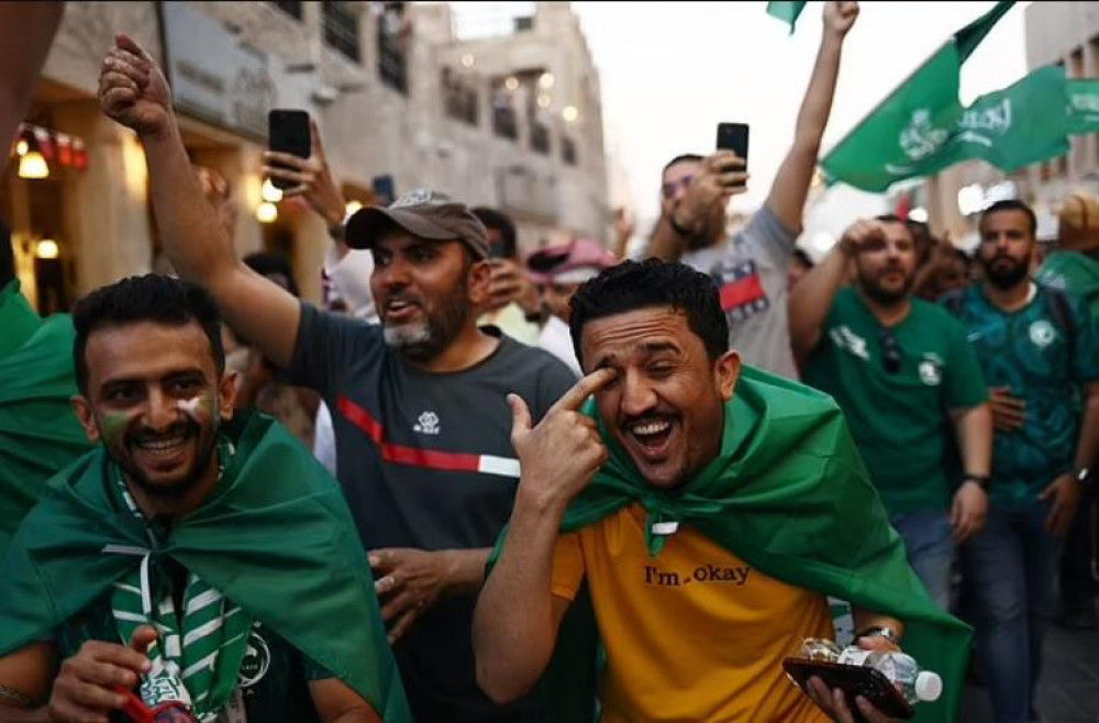 ФОТО: Саудын арабчууд өнөөдөр бүх нийтээр амарч ялалтаа тэмдэглэнэ