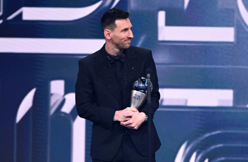Лионел Месси FIFA-аас оны шилдэг хөл бөмбөгчний шагналыг хүртлээ