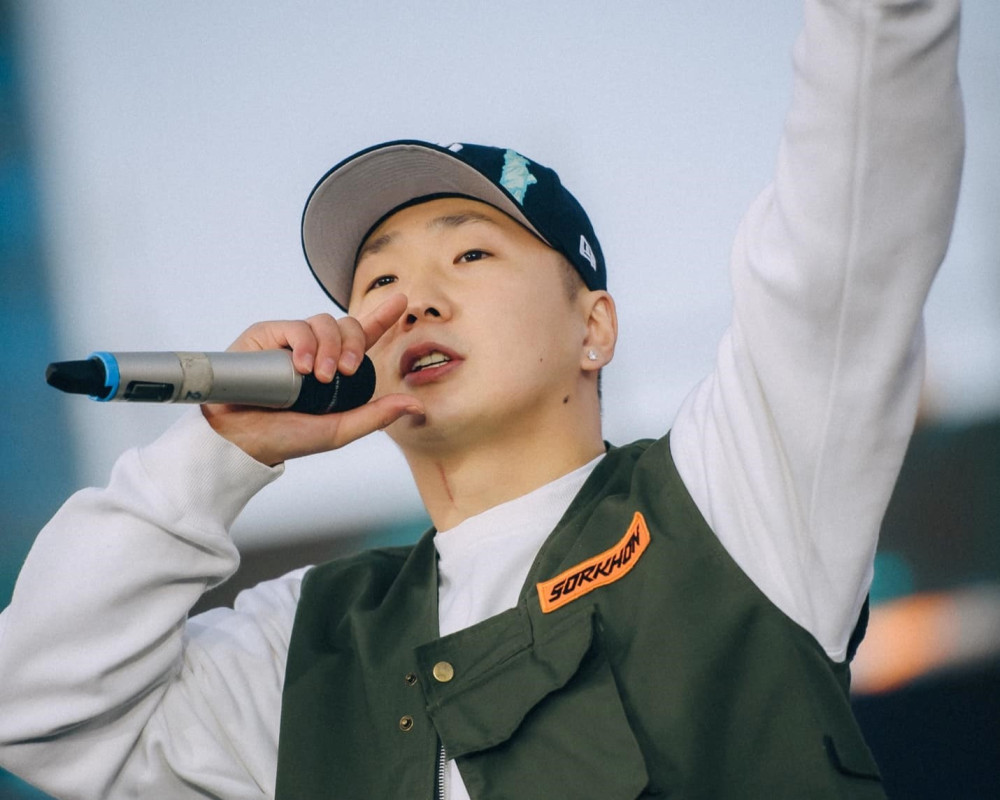 Дуучин Roockie-д 30 хоног баривчлах шийтгэл оноожээ