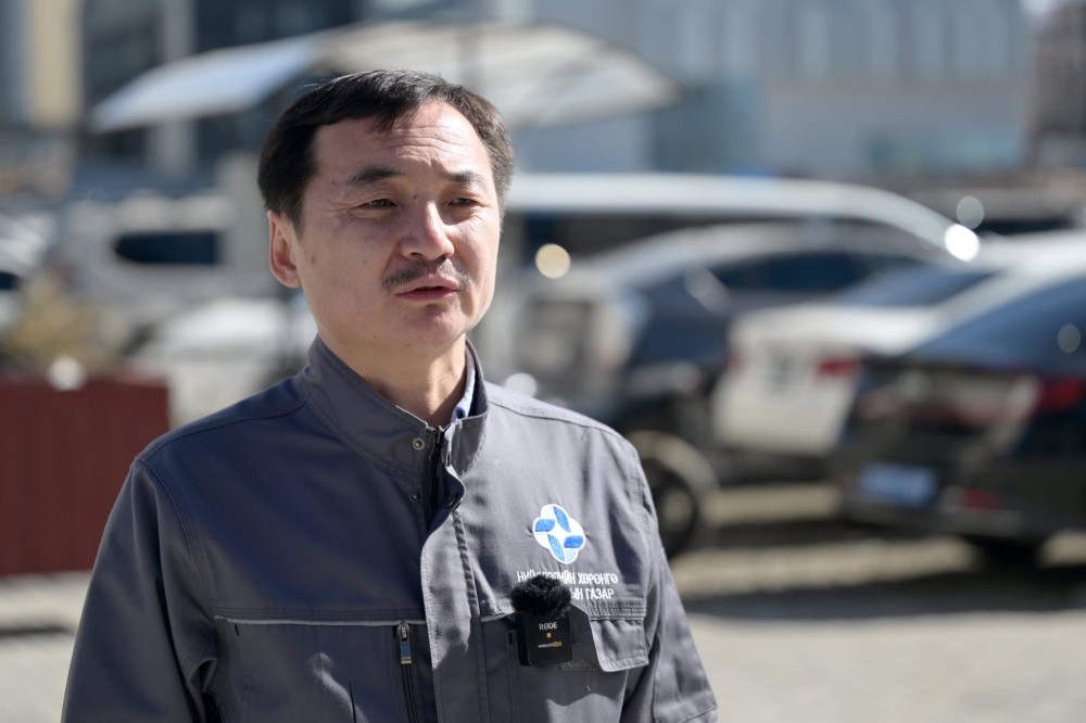 "Энэ онд 12 байршилд явган хүний замыг байгалийн чулуун хавтангаар тохижуулна"