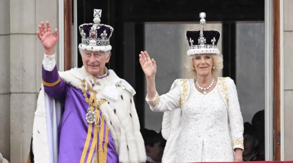 ФОТО: III Чарльз хааныг сэнтийд залах төрийн ёслол боллоо