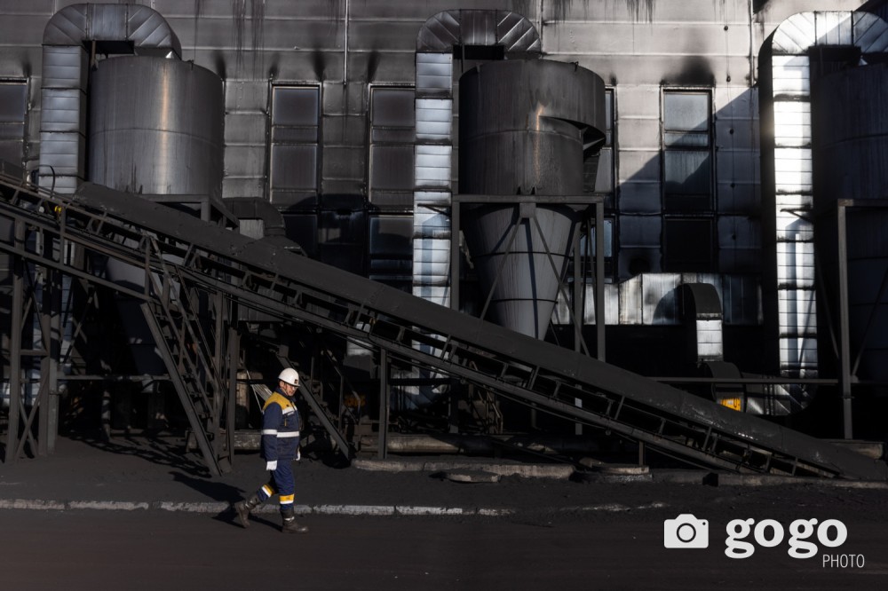 "10.1-нээс борлуулах хагас коксон нүүрс нэг шуудай нь 5000 төгрөг"